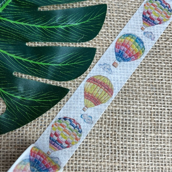 Hot Air Balloon Festival, Rainbow Designed Balloons, 30mm Washi Tape, 1 Roll - Picture 11 of 13